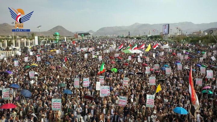 تقرير مصور/ الحشود الغفيرة اليمنية تؤكد وقوفها مع إيران ضد العدوان الصهيوني الغاشم