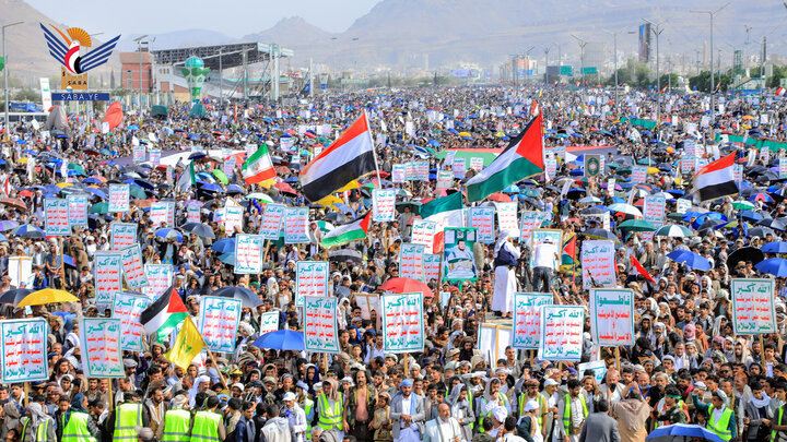 تقرير مصور/ الحشود الغفيرة اليمنية تؤكد وقوفها مع إيران ضد العدوان الصهيوني الغاشم