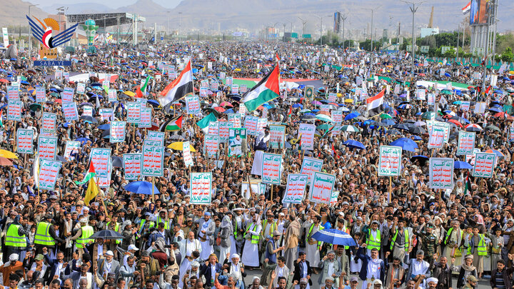 تقرير مصور/ الحشود الغفيرة اليمنية تؤكد وقوفها مع إيران ضد العدوان الصهيوني الغاشم