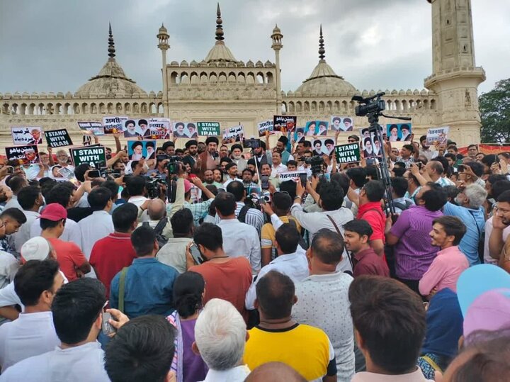 تظاهرات لکنهو