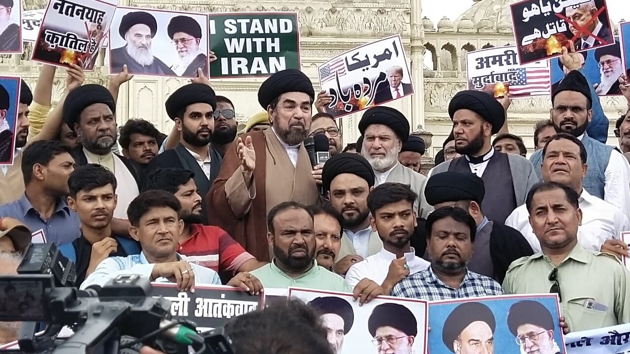 Photos: Protest against Israel after Friday prayers in Lucknow, Netanyahu called a murderer
