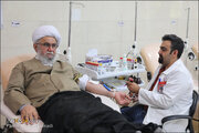 Kehadiran Ayatullah Ramezani di Pusat Donor Darah Qom