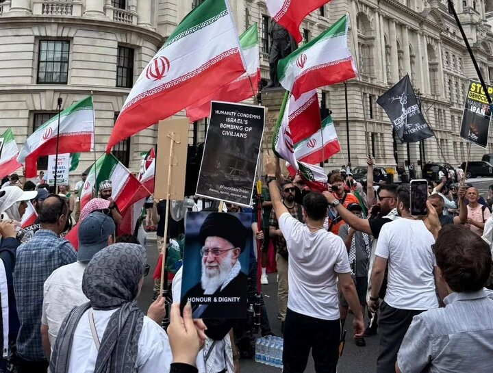 عکس خبری | تظاهرات مردم انگلیس در محکومیت تجاوز نظامی رژیم صهیونیستی علیه ایران