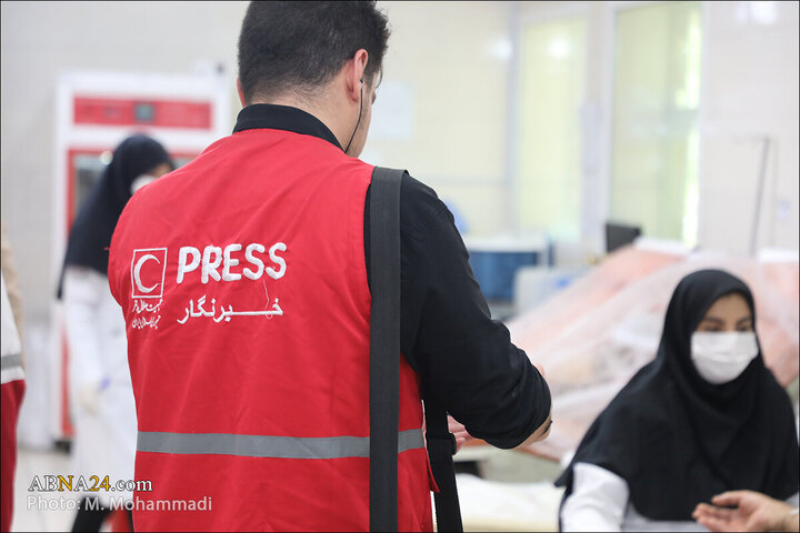 Photos: Ayatollah Ramazani attends Qom Blood Donation Center