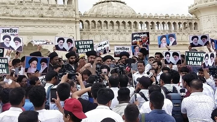 Photos: Demonstration in Lucknow, India, in support of Islamic Republic of Iran