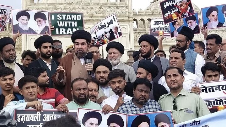 Photos: Demonstration in Lucknow, India, in support of Islamic Republic of Iran