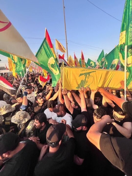 Wêneya Nûçeyan | Cenazeyê şehîd Heyder el-Mûsewî û Ebû Elî Xelîl bi beşdariyeke mezin li Bexdayê
