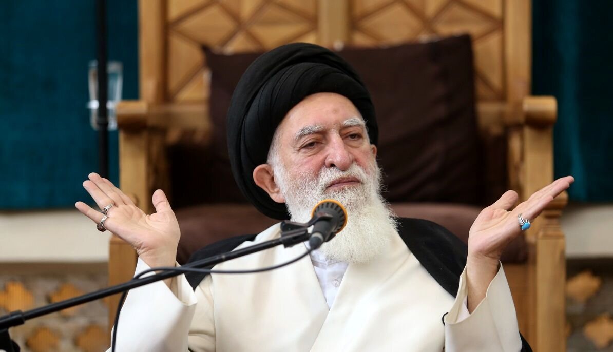 آیت‌الله علوی بروجردی: این مملکت، مرکزیت شیعه است/ همه باید یک‌دل و یک‌زبان این حمله را محکوم کنند