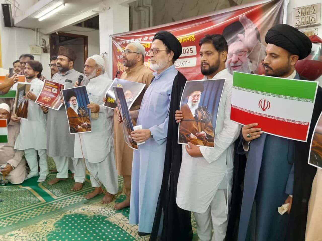 ہندوستان میں مظاہرہ ہندوستان میں مظاہرہ
