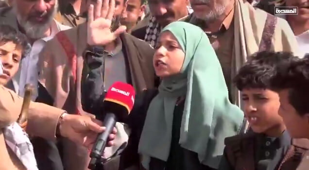 فيديو | الجرعة الإيمانية في فتاة يمانية شاركت في ميدان السبعين برفقة والدها