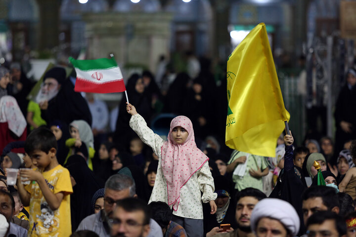 گزارش تصویری | اعلام انزجار و فریاد انتقام مردم قم علیه تجاوز آمریکا به خاک ایران