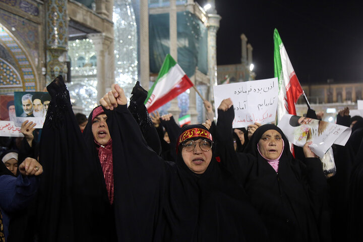 گزارش تصویری | اعلام انزجار و فریاد انتقام مردم قم علیه تجاوز آمریکا به خاک ایران