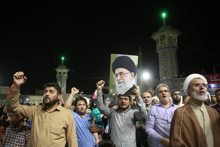 گزارش تصویری | اعلام انزجار و فریاد انتقام مردم قم علیه تجاوز آمریکا به خاک ایران