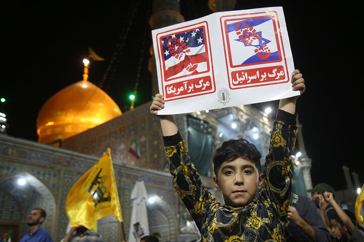 گزارش تصویری | اعلام انزجار و فریاد انتقام مردم قم علیه تجاوز آمریکا به خاک ایران