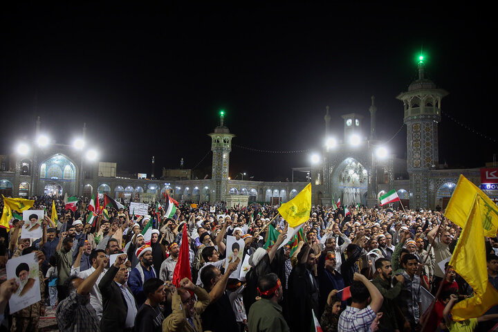 گزارش تصویری | اعلام انزجار و فریاد انتقام مردم قم علیه تجاوز آمریکا به خاک ایران