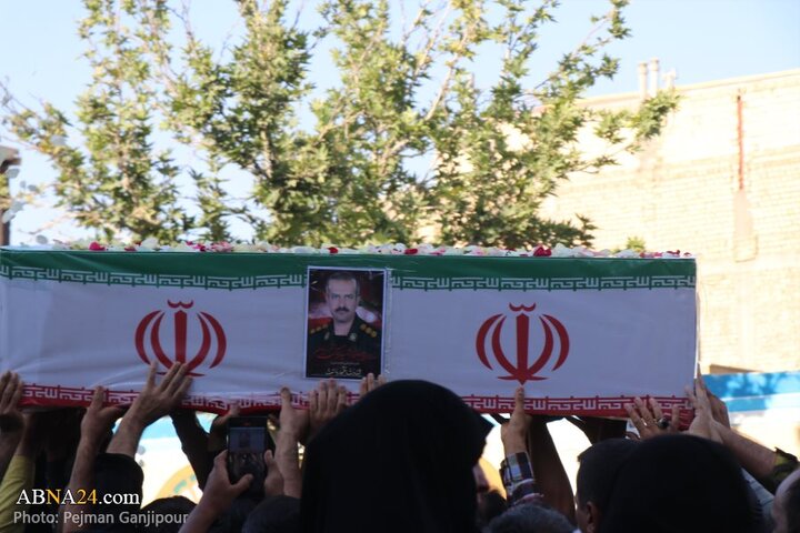 مراسم تشییع و تدفین شهید حسین نوریان در شهر کوشک اصفهان