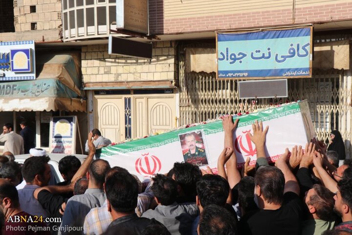 مراسم تشییع و تدفین شهید حسین نوریان در شهر کوشک اصفهان