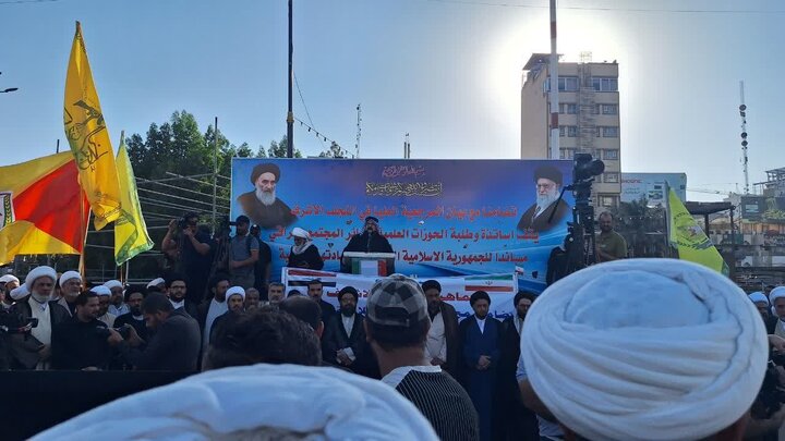 گزارش تصویری | تجمع پرشور طلاب و اساتید حوزه علمیه نجف در اعلام همبستگی با مردم ایران