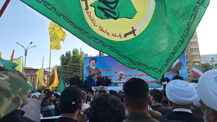 تجمع پرشور طلاب و اساتید حوزه عملیه نجف در اعلام همبستگی با مردم ایران