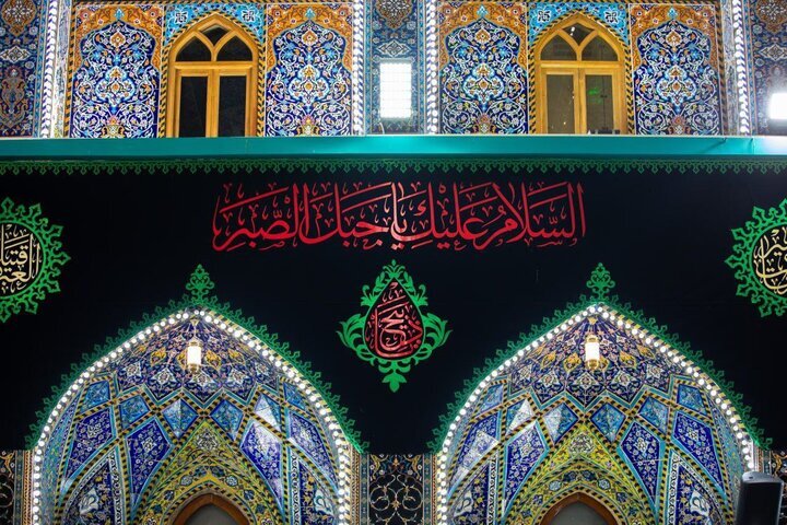تصاویری از سیاه پوش شدن حرم امام حسین(ع) در آستانه محرم