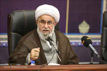Ayatullah Ramezani: Persatuan rakyat Iran saat ini adalah yang Terkuat Pasca Revolusi