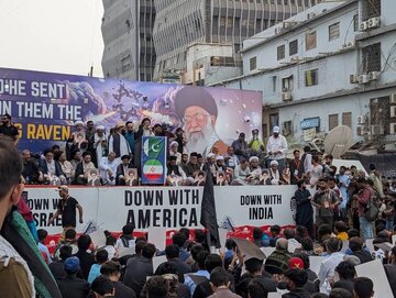 Fotos: Grande manifestação realizada no Paquistão contra Israel e os Estados Unidos