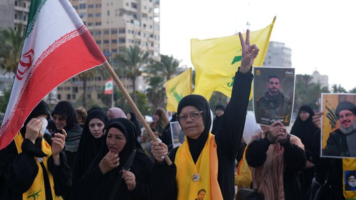 حزب الله نظم وقفة تضامنية مع الجمهورية الإسلامية في صور