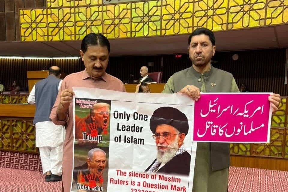 Pakistani parliamentarians express support for Iran, slam US, Israeli acts of aggression