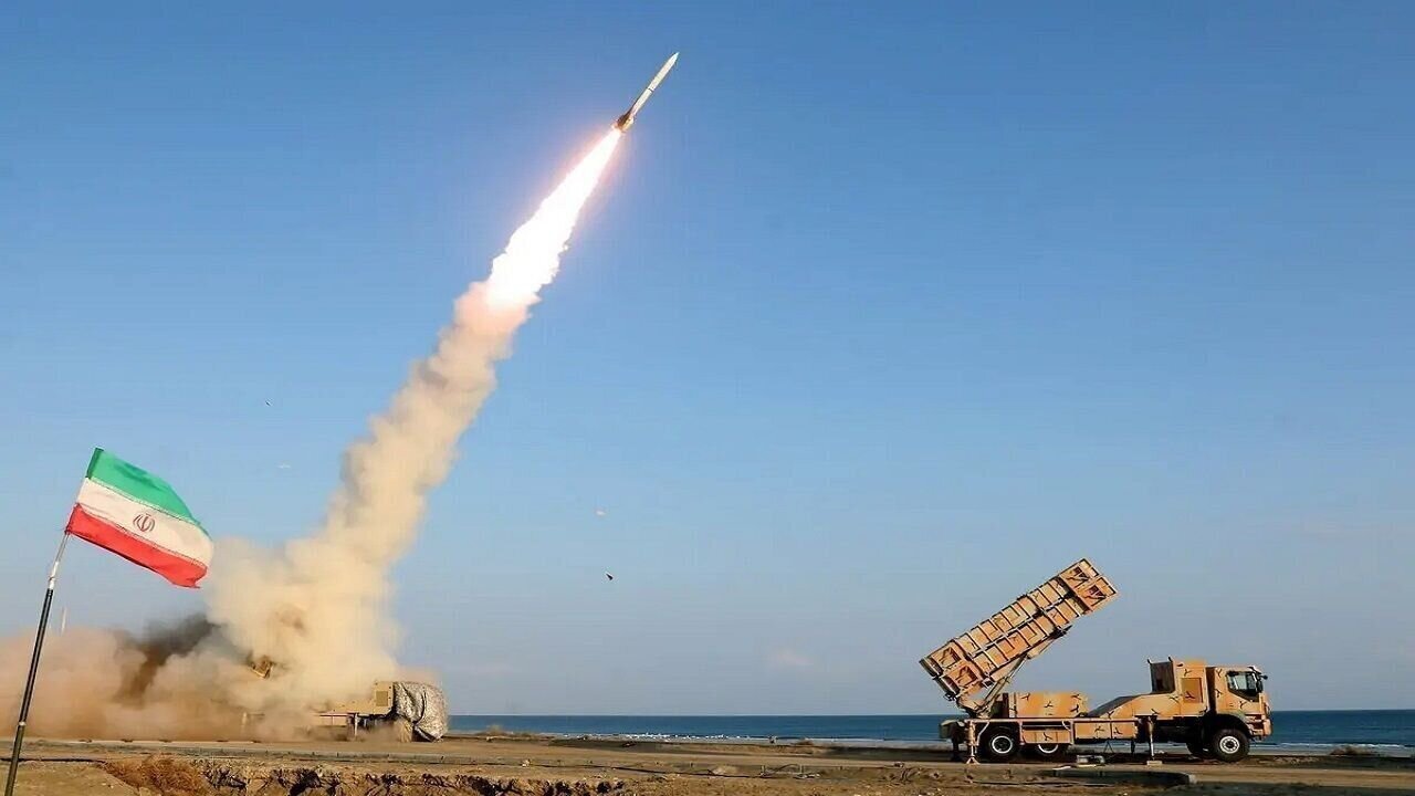 Binomba ng Iran ang base ng Amerika sa Qatar gamit ang mga ballistic missiles