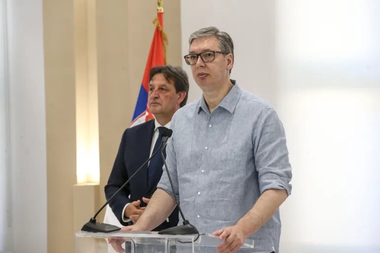 رئيس صربيا: أوقفنا بيع الذخيرة إلى إسرائيل