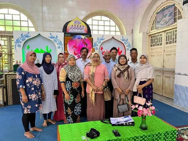 မြန်မာနိုင်ငံလုံးဆိုင်ရာ ရှီအဟ် မွတ်စလင်မ် အဖွဲ့ချုပ်ဘက်မှ ပညာရေးအထောက်အပံ့ပေးအပ်ပွဲ ပြည်မြို့ တွင် အခမ်းအနား ကျင်းပ ။ Photos