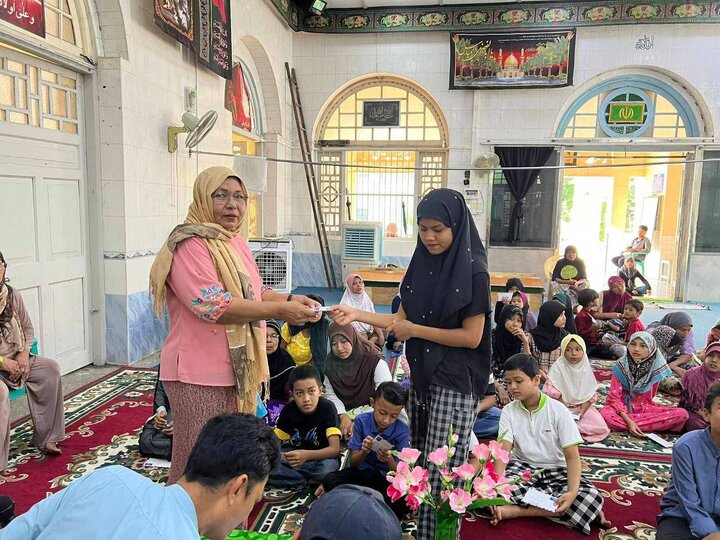 မြန်မာနိုင်ငံလုံးဆိုင်ရာ ရှီအဟ် မွတ်စလင်မ် အဖွဲ့ချုပ်ဘက်မှ ပညာရေးအထောက်အပံ့ပေးအပ်ပွဲ ပြည်မြို့ တွင် အခမ်းအနား ကျင်းပ ။ Photos