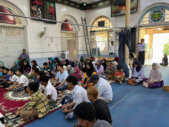 မြန်မာနိုင်ငံလုံးဆိုင်ရာ ရှီအဟ် မွတ်စလင်မ် အဖွဲ့ချုပ်ဘက်မှ ပညာရေးအထောက်အပံ့ပေးအပ်ပွဲ ပြည်မြို့ တွင် အခမ်းအနား ကျင်းပ ။ Photos