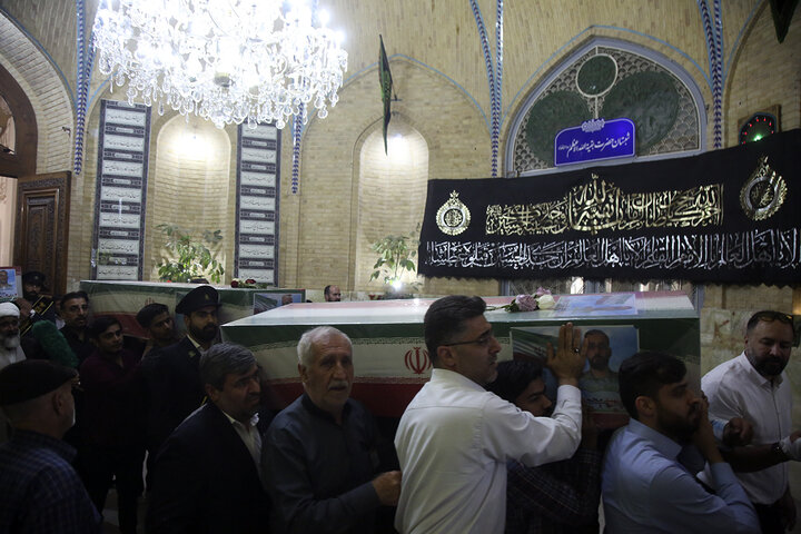 گزارش تصویری | تشییع پیکر مطهر ۸ شهید جنگ تحمیلی رژیم صهیونیستی در حرم بانوی کرامت