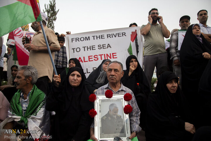 Photos: Magnificent gathering of Tehran people in support of Iranian armed forces