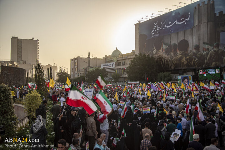 Photos: Magnificent gathering of Tehran people in support of Iranian armed forces