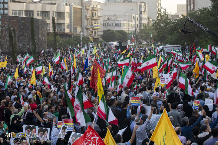 Photos: Magnificent gathering of Tehran people in support of Iranian armed forces