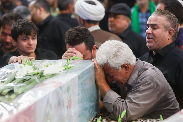 گزارش تصویری | تشییع و تدفین شهدای حمله تروریستی رژیم صهیونسیتی در حرم رضوی