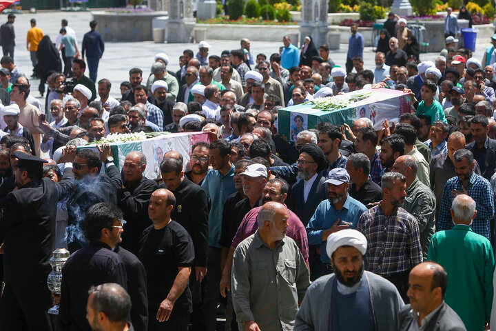 گزارش تصویری | تشییع و تدفین شهدای حمله تروریستی رژیم صهیونسیتی در حرم رضوی