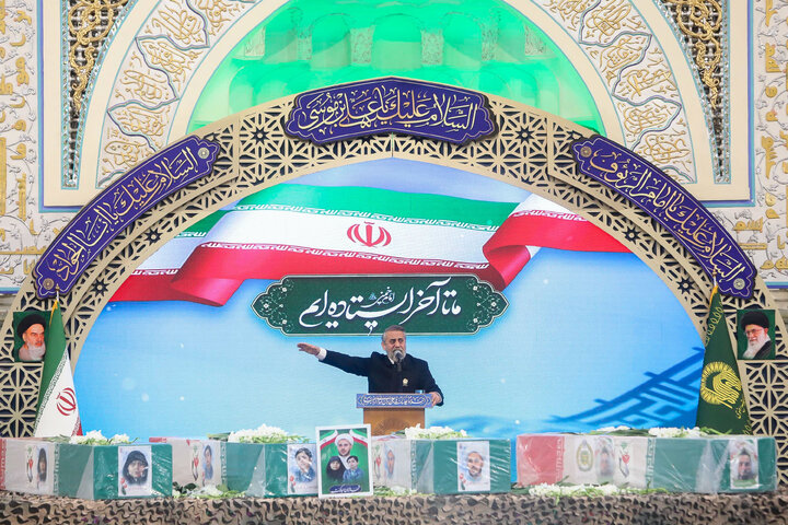 گزارش تصویری | تشییع و تدفین شهدای حمله تروریستی رژیم صهیونسیتی در حرم رضوی