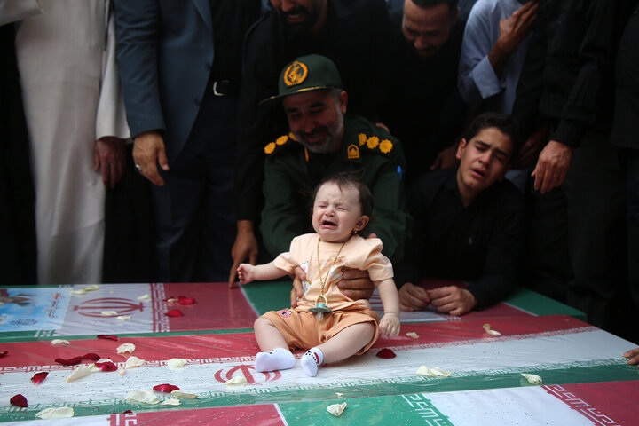 Photos: Funeral ceremony for 8 martyrs of Zionist aggression held in Qom - 3