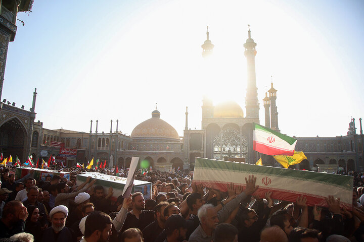 Photos: Funeral ceremony for 8 martyrs of Zionist aggression held in Qom - 3