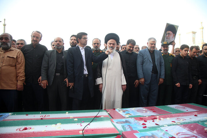 Photos: Funeral ceremony for 8 martyrs of Zionist aggression held in Qom - 3