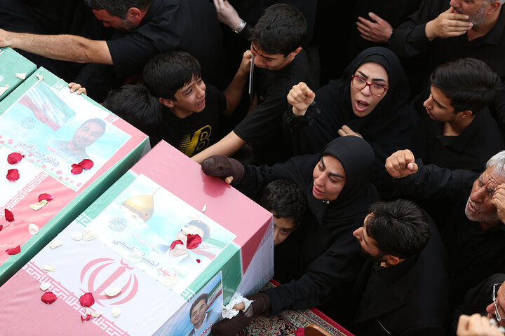 Photos: Funeral ceremony for 8 martyrs of Zionist aggression held in Qom - 3