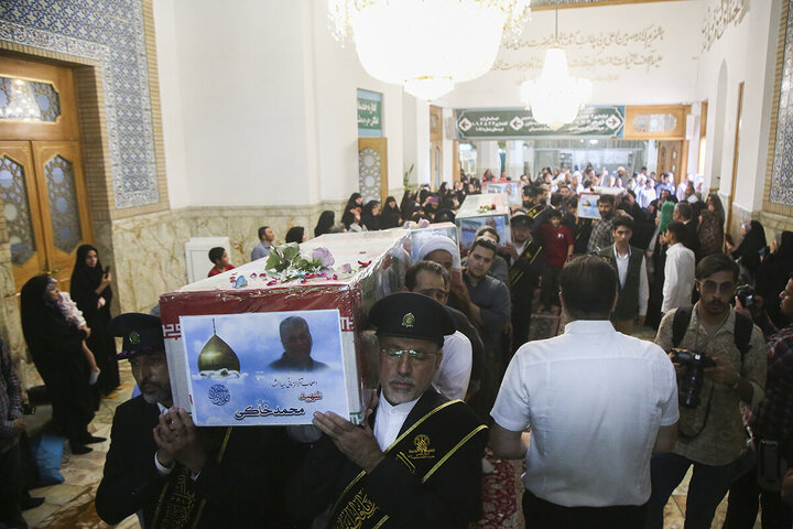 Photos: Funeral ceremony for 8 martyrs of Zionist aggression held in Qom - 3