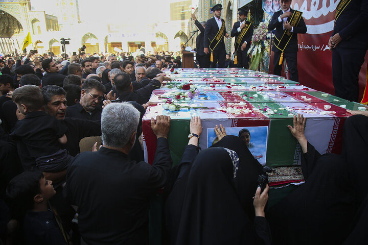 Photos: Funeral ceremony for 8 martyrs of Zionist aggression held in Qom - 3