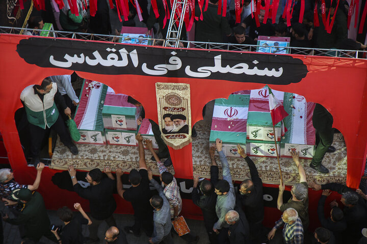 Photos: Funeral ceremony for 8 martyrs of Zionist aggression held in Qom - 3