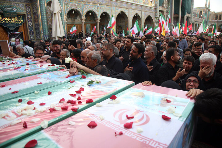 Photos: Funeral ceremony for 8 martyrs of Zionist aggression held in Qom - 3