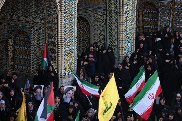 Photos: Funeral ceremony for 8 martyrs of Zionist aggression held in Qom - 3