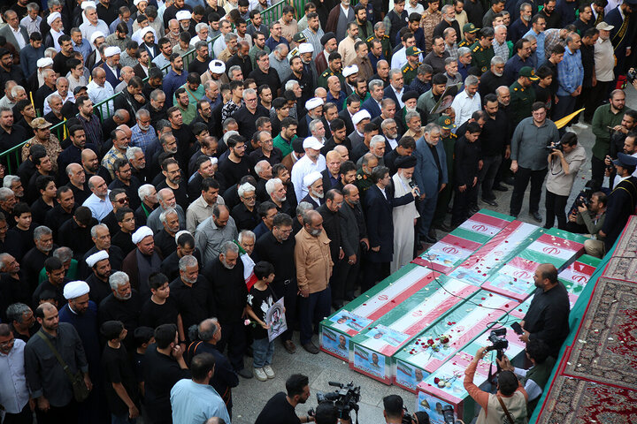 Photos: Funeral ceremony for 8 martyrs of Zionist aggression held in Qom - 3